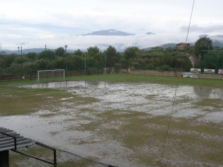 Il "Comunale" di San Castrese completamente allagato