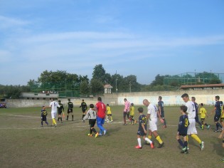 Ingresso in campo delle squadre (foto Antimo Cusano)
