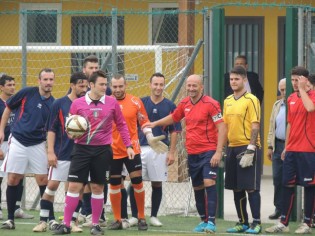 L'entrata in campo delle due squadre