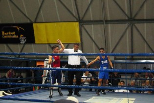 La vittoria contestata di Colella su Russo nel derby marcianisano della finale Youth 56kg