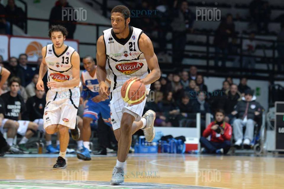 Brooks in azione contro Brindisi