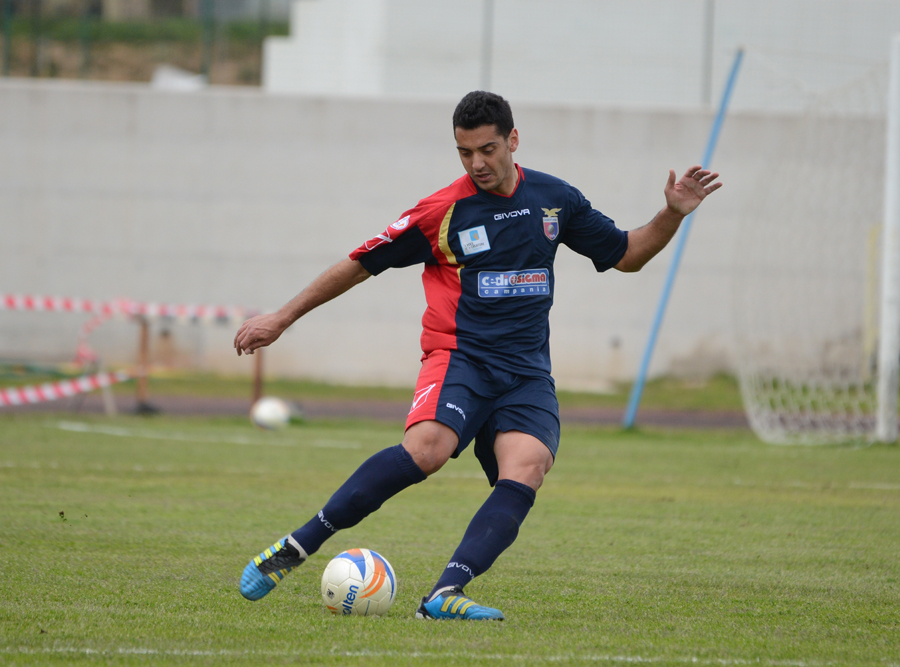 Shock a Battipaglia: l’ex Casertana Esposito ‘cacciato’ dagli ultras!
