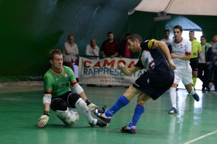 Gigliofiorito in azione contro il Modugno (Foto Giuseppe Melone)