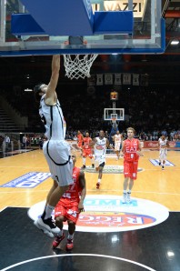 Vitali a canestro (Foto Giuseppe Melone)