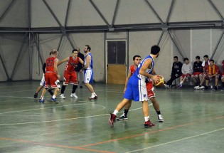 Un'azione del match