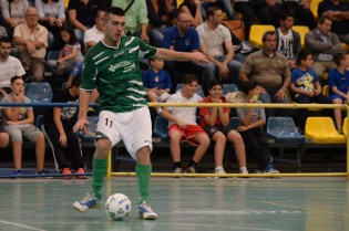 Andreozzi in gol contro il Barletta (Foto Giuseppe Melone)