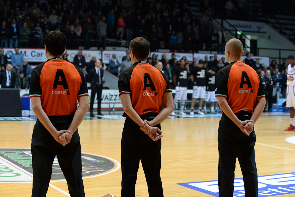 Juve: i cori contro Frates costano 500 euro