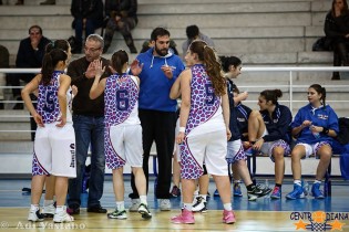 Un timeout del Centro Diana (Foto centrodianabasket.it)