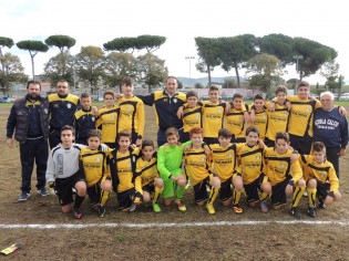 La squadra dei 2001 del Recale 2002