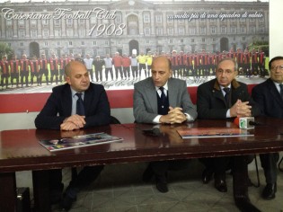 Un momento della presentazione del calendario della Casertana