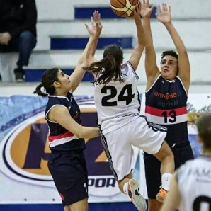 Cocchiarella in entrata