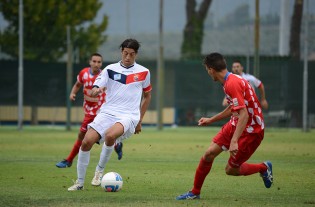 Antonazzo in azione nel match di andata (Foto Giuseppe Melone)