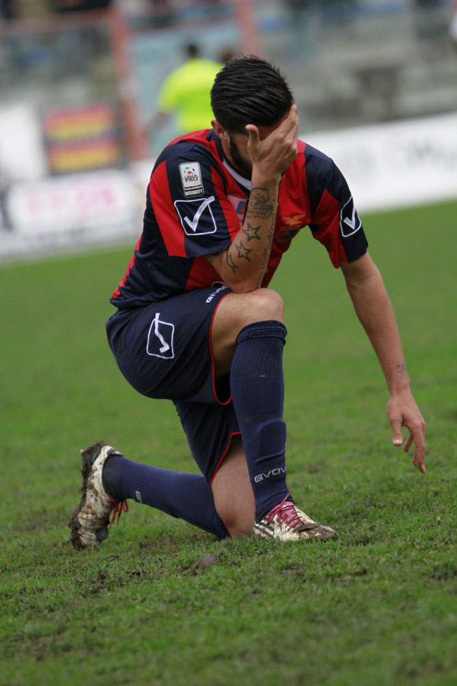 Nicola Mancino infortunato domenica contro il Poggibonsi (Foto Carozza)