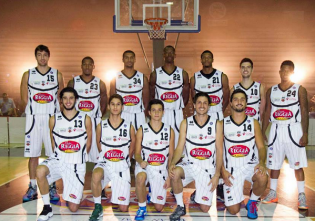 Foto di squadra per la Juvecaserta