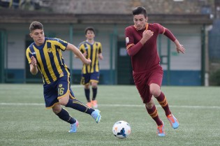 Un'azione di Juve Stabia-Roma