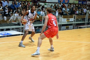 Brooks in azione contro Milano all'andata (Foto Giuseppe Melone)