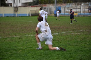 Carfagno in ginocchio, così come il Gladiator