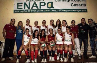Foto di gruppo per l'Enapa Volley Pietramelara