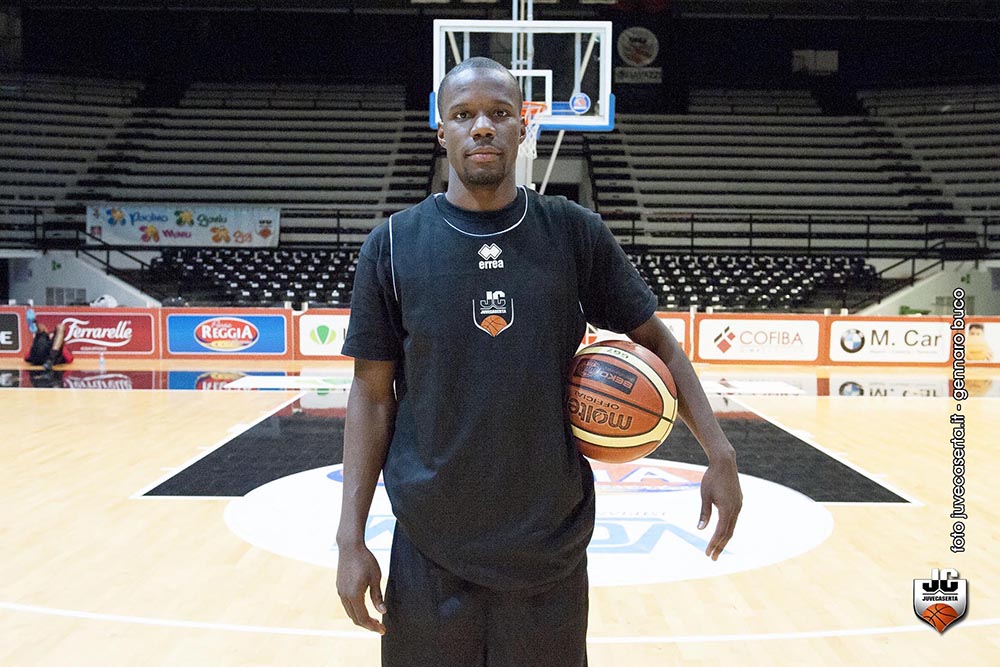 Il primo giorno di Moore a Caserta