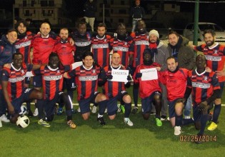 Gli RFC Lions Ska FC per la petizione  #vialadivisa