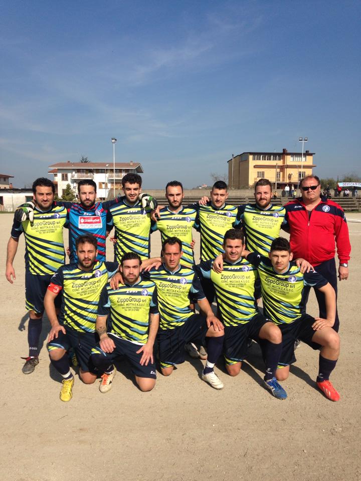 La squadra dell'Albanova sul campo del San Nicola