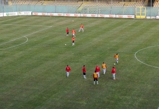 La Casertana durante il riscaldamento