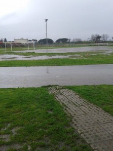 Il campo allagato di San Marco Evangelista (foto Mario Fantaccione)