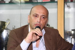 Il presidente della Casertana Giovanni Lombardi