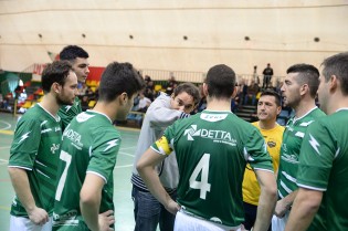 Un timeout del Sala Marcianise (Foto Giuseppe Melone)