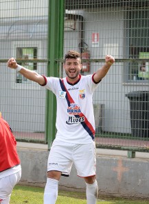Francesco Alvino esulta dopo il successo di Aversa (Foto Giuseppe Melone)