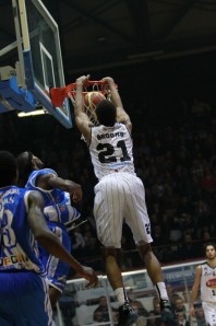 Per Brooks 22 punti a Sassari (Foto Melone)