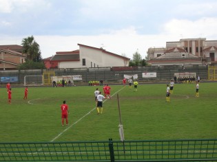 Il calcio d'inizio (foto Antimo Cusano)