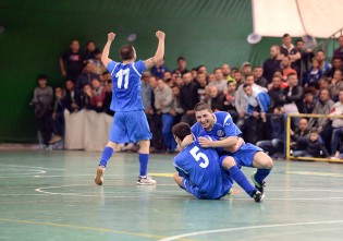 La Partenope festeggia il passaggio del turno (Foto Giuseppe Melone)