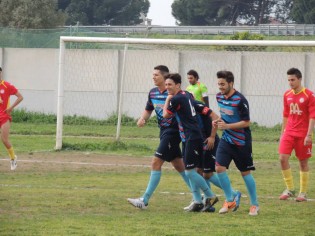 Pellino festeggia dopo il gol