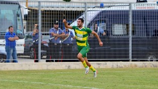 Iadaresta in gol contro il Sorrento