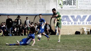 Iadaresta al tiro contro il Matera (Foto Arnaldo Iodice)