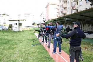 Gli arcieri normanni durante l'allenamento