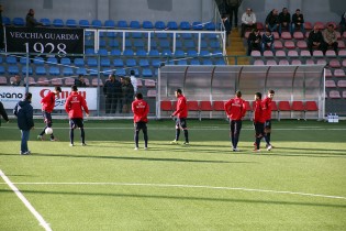 La Casertana durante il riscaldamento