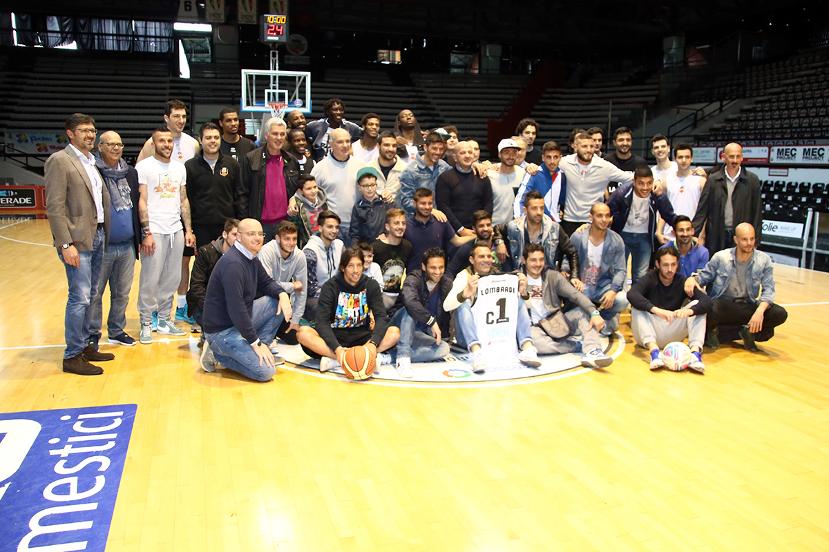 La Casertana fa canestro, è festa al Palamaggiò