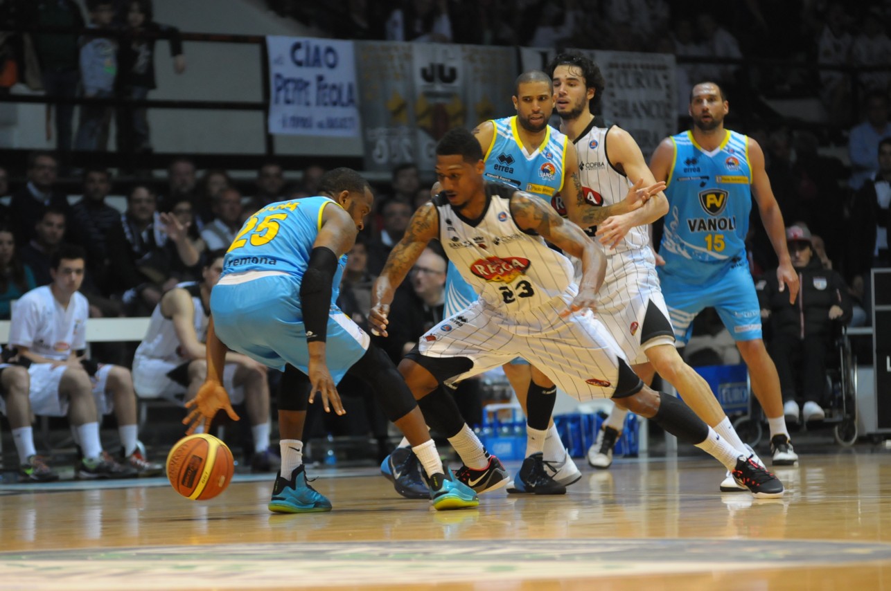 Juve lo sprint è vincente, domata Cremona