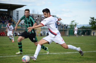 Nicola Mancino in azione contro il Tuttocuoio (Foto Giuseppe Melone)