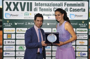 Il main sponsor Pascarella con la vincitrice Shinkova (Foto Buco)