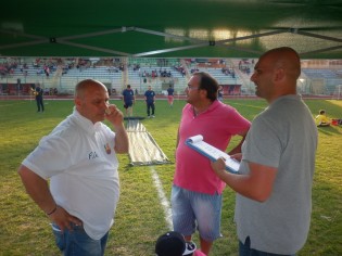 L'organizzazione pende dalle loro labbra