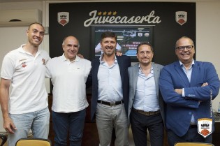 Esposito, Molin, Barbagallo, Iavazzi e Atripaldi (Foto Buco juvecaserta.it)