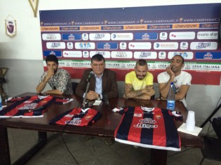 Il tavolo con i neo acquisti