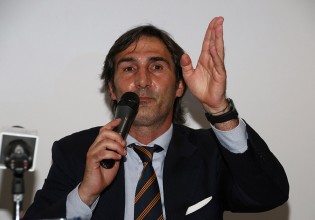 Mister Gregucci durante la presentazione