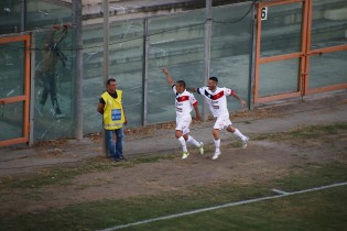 L'esultanza di Cruciani dopo il gol