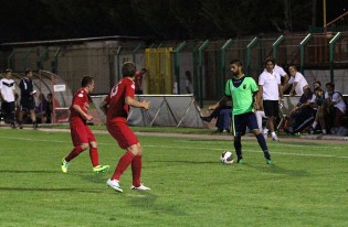 Mancino in azione contro il Gualdo (Foto Giuseppe Scialla)