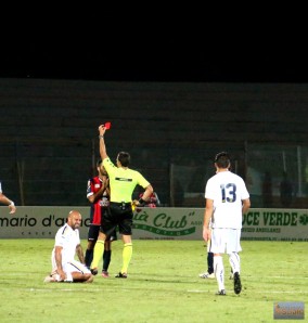 L'espulsione di D'Alterio (Foto Giuseppe Scialla)