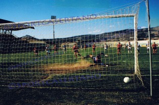 Il gol partita di Moretti (Foto archivio storico Pasquale Fiorillo)